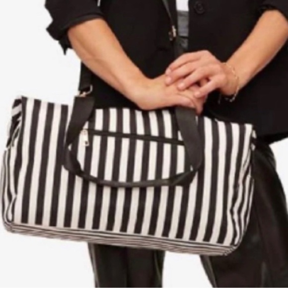 Alice + Olivia by Stacey Bendet Black & White Striped Duffel Bag - Picture 4 of 7